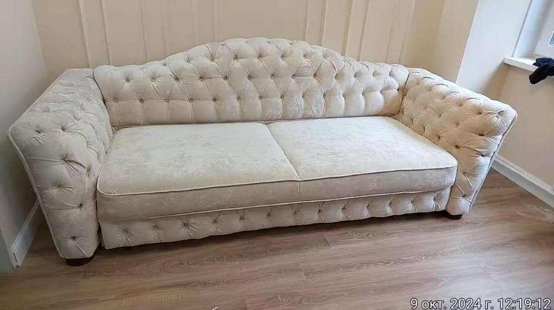 Обивка дивана. Озёрная